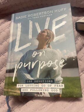 Live on Purpose by Sadie Robertson Huff - Light Blue Cover